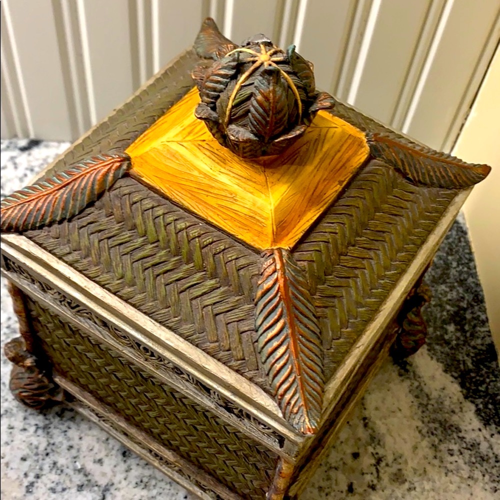 Exquisite Ceramic Decorative Box🧚🏽‍♀️ - Picture 3 of 7